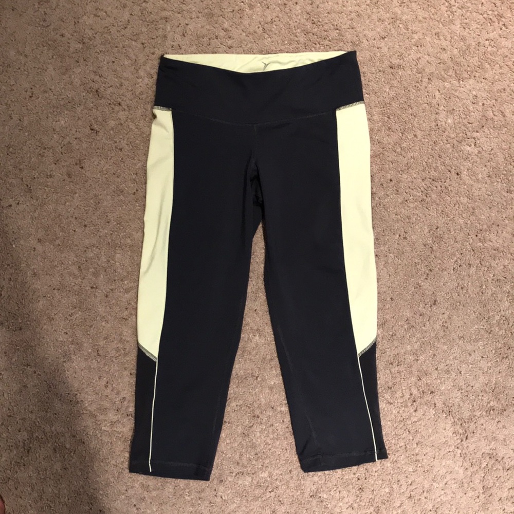 Old Navy gray and yellow crop leggings